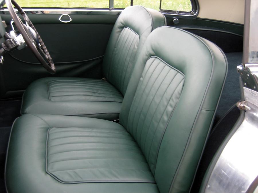 Интерьер Talbot-Lago T26 Grand Sport Coupe 1950 года  (фото 3 из 7)
